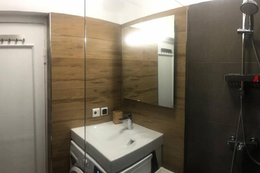 New Comfortable Apartment Nearby Promenade In 5 Minutes From Old Town Of Riga. Dış mekan fotoğraf
